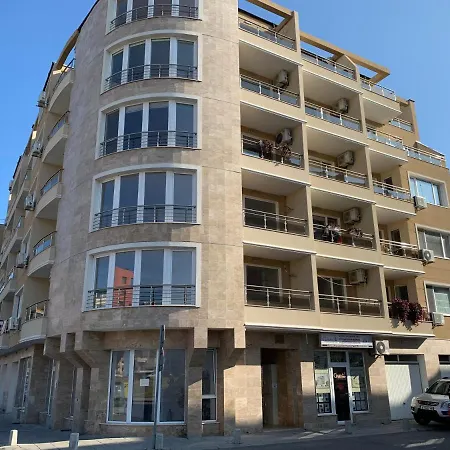Sunny Days Luxury Apartment *